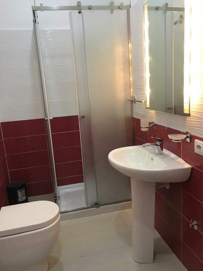 Bed and Breakfast Bregu D.Etit. Влёра Экстерьер фото