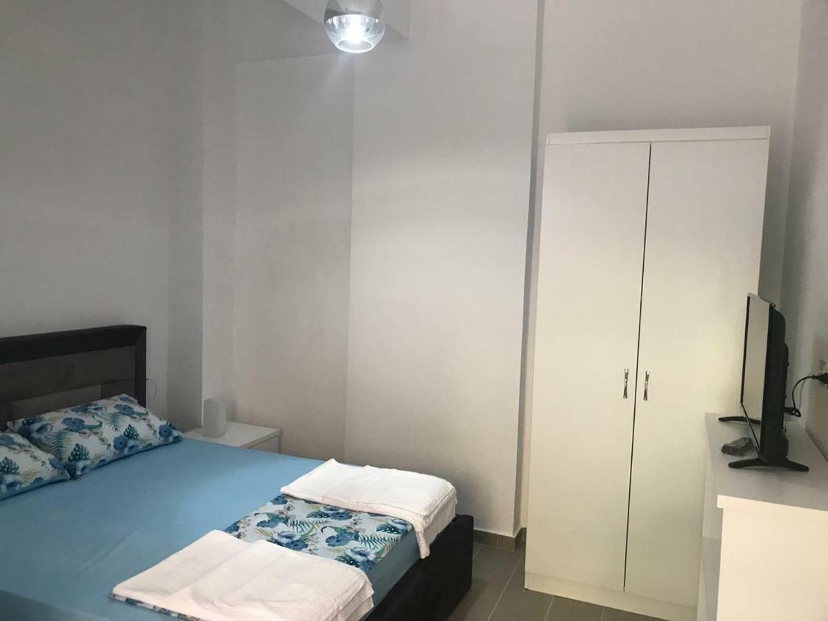 Bed and Breakfast Bregu D.Etit. Влёра Экстерьер фото